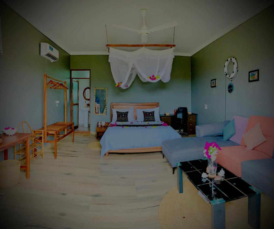 Bed and breakfast Uroa Getaway Extérieur photo